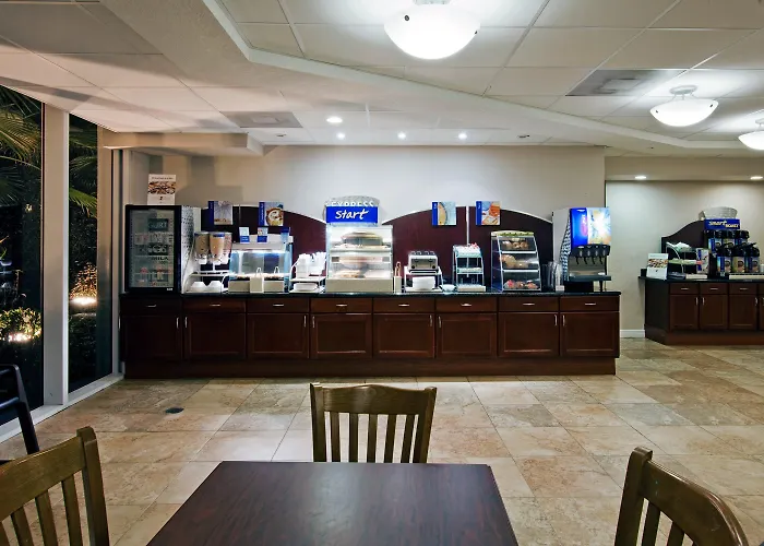 Holiday Inn Express West Palm Beach Metrocentre By Ihg
