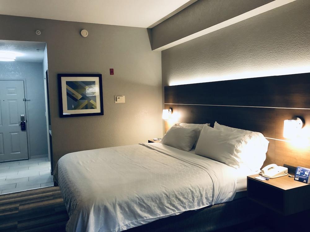 Express West Palm Metrocentre By Ihg Locanda